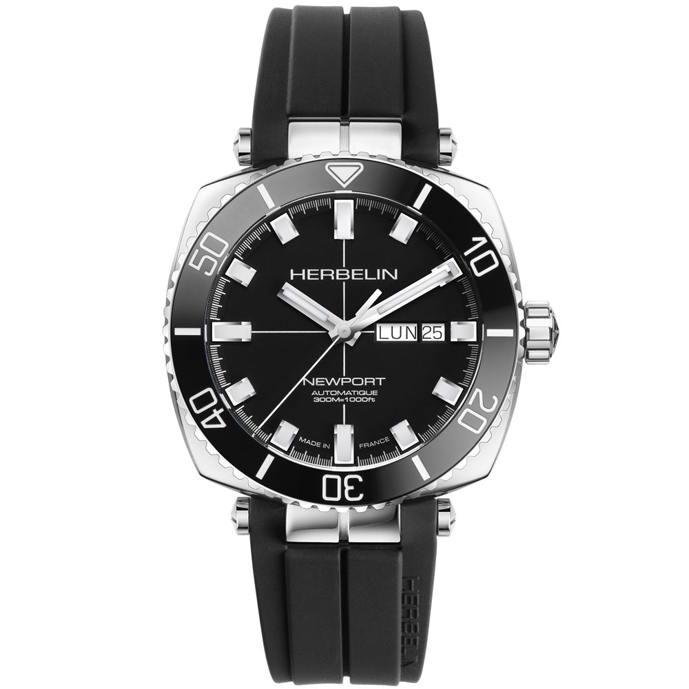 Newport 42mm Black rubber